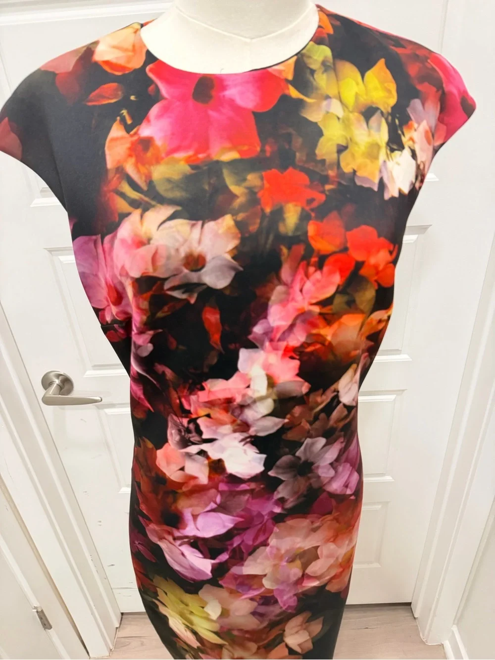Ted Baker Black Floral Sheath Midi Dress - Picture 5 of 12